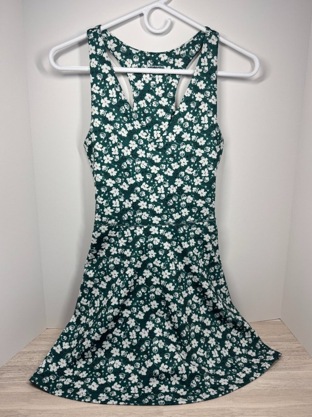 Reformation Ecomove Dress w/ built in shorts Green floral print Size Extra Small